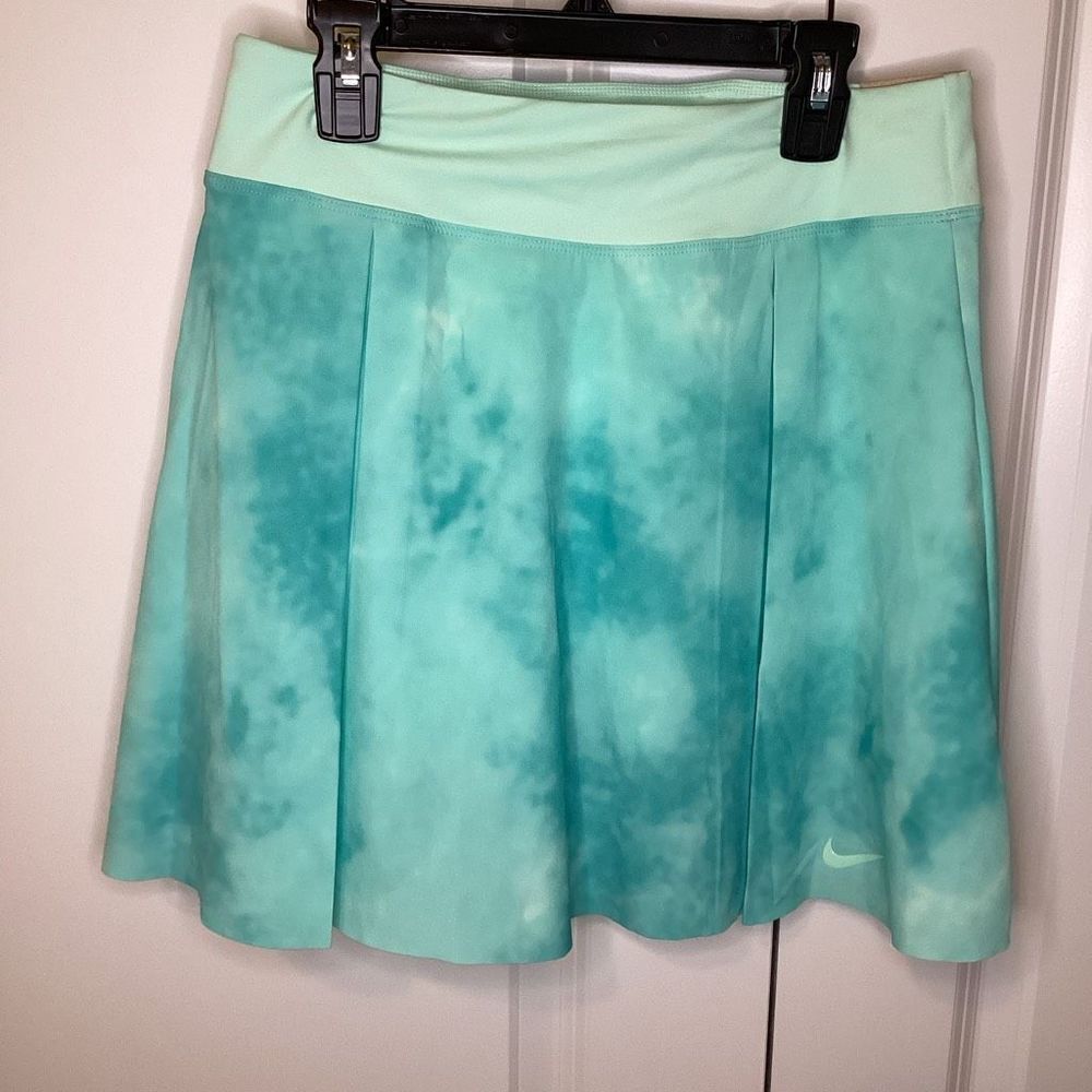 NWT Ladies Nike Drifit Golf / Tennis Skort small green/blue - Picture 2 of 6